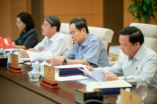 Lấn sân trong thế giới số